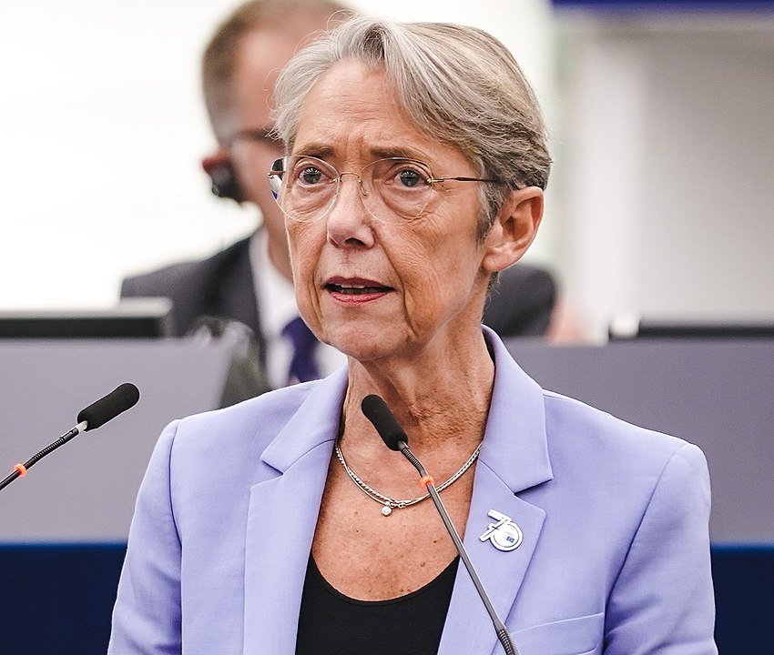 French prime minister
       Élisabeth Borne speaking to the European Parliament in November
       2022.