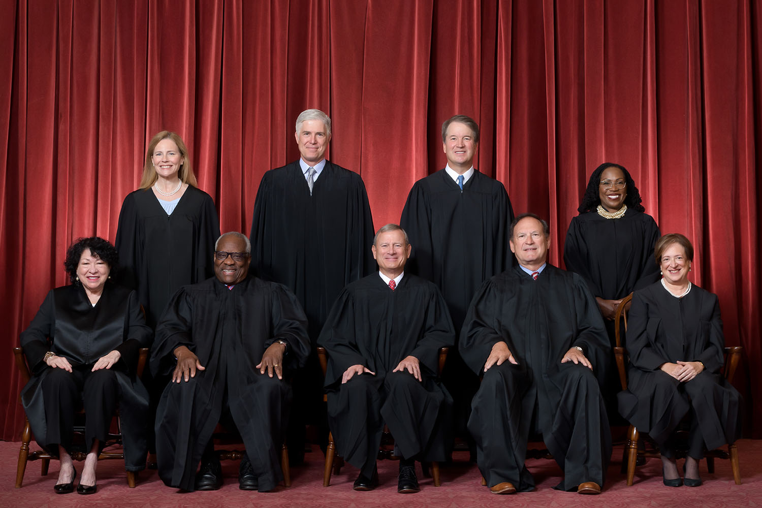Current members of the U.S. Supreme Court (photograph from October 2022).